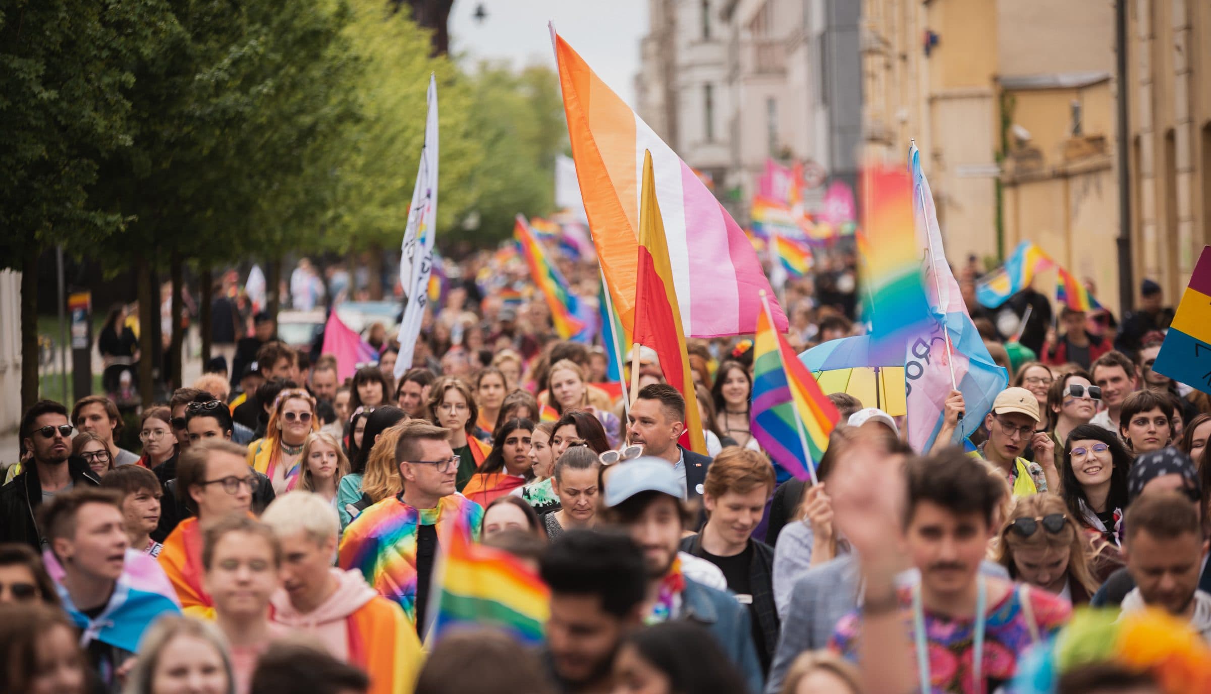 Uczestnicy i uczestniczki Marszu Równości